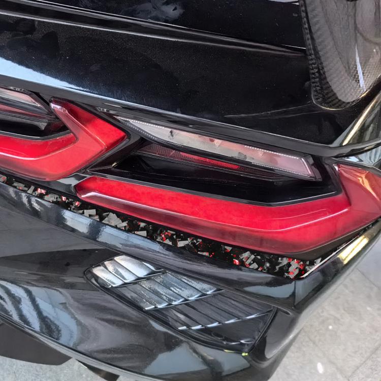 2pcs/Set Forged Gold Foil Carbon Fiber Car Taillight Below Decorative Sticker for Chevrolet Corvette C8 2020-, Left and Right Driver(Red) - Image 3