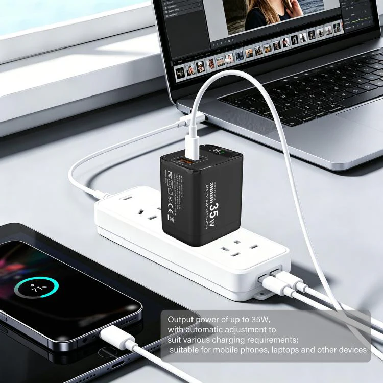 35W USB and Type-C Digital Display Fast Charger, Plug:UK Plug - Image 3
