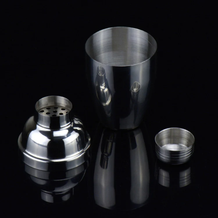 5 in 1 Classic Stainless Steel Shaker Set, Capacity: 550ml (Shaker + Jigger + Strainer + Ice Clip + Stirrer Pipe)(Silver) - Image 6