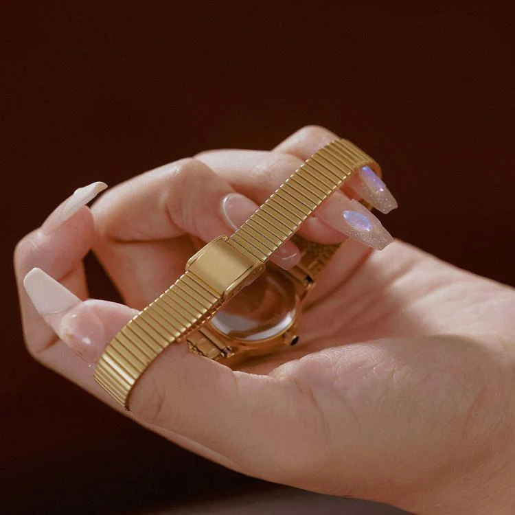 BS Bee Sister FA1870 Womens Vintage Small Round Watch With Bamboo Style Expansion Band & Small Seconds Dial(Retro Gold) - Image 6