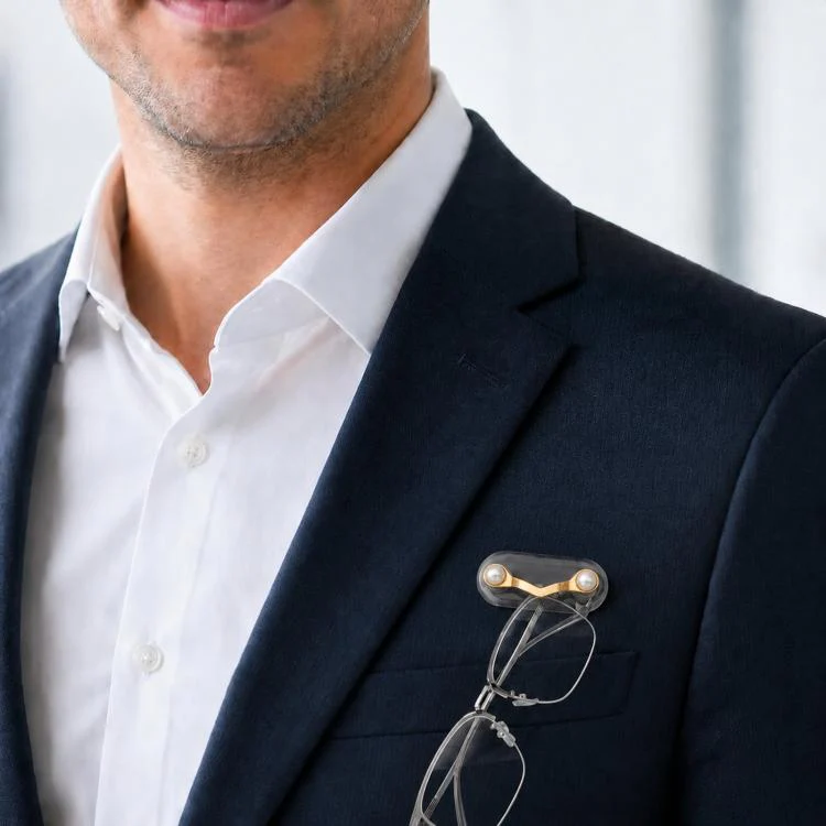 Magnetic Glasses Holder Magnetic Brooch Number Plate Headset Glasses Clip, Color: Gold + Pearls