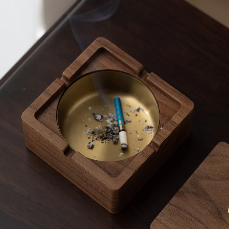 Walnut Ashtray Solid Wood With Lid Ashes Holder for Smokers - Image 4