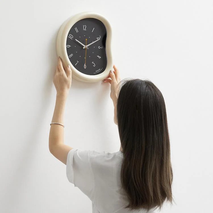 wozoom Living Room Modern Art Wall Clock Minimalist Cream Style Silent Decorative Clock, 尺寸: Dust-proof Cream Brown - Image 2